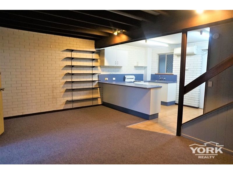 6/177a West Street, Newtown QLD 4350