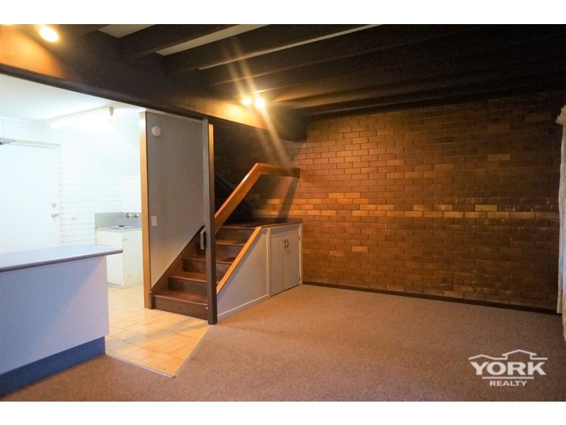 6/177a West Street, Newtown QLD 4350