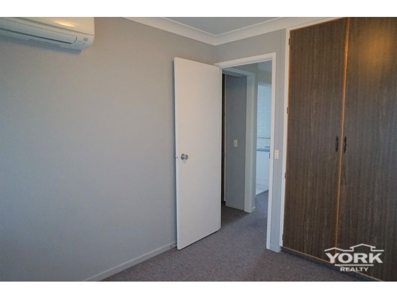 6/177a West Street, Newtown QLD 4350