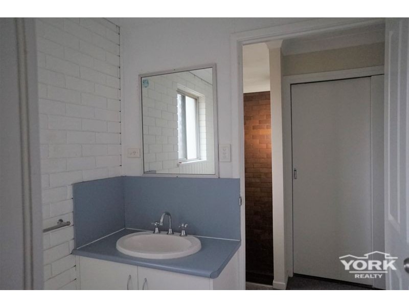 6/177a West Street, Newtown QLD 4350