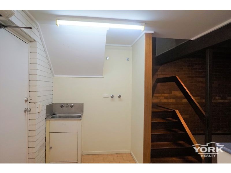 6/177a West Street, Newtown QLD 4350