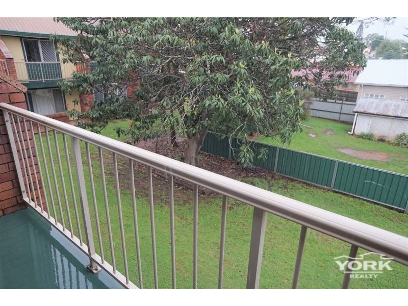 6/177a West Street, Newtown QLD 4350