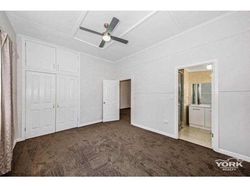 6 Wilmot Street, South Toowoomba QLD 4350