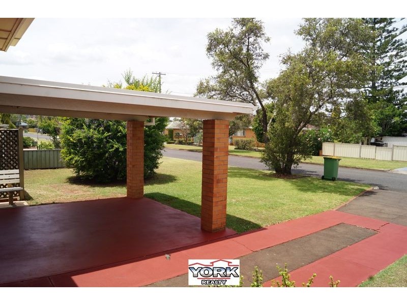 17 Podd Street, Wilsonton QLD 4350
