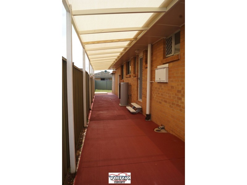 17 Podd Street, Wilsonton QLD 4350