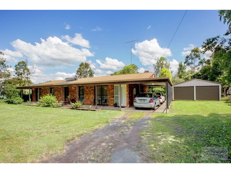 4 Karbul Crescent, Withcott QLD 4352