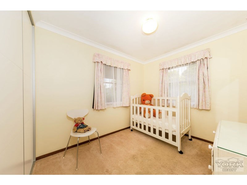 4 Karbul Crescent, Withcott QLD 4352