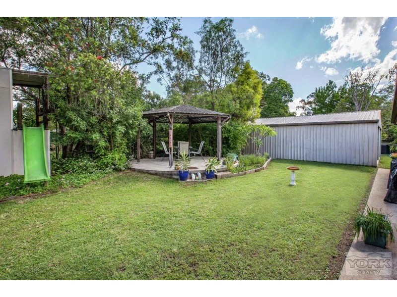4 Karbul Crescent, Withcott QLD 4352