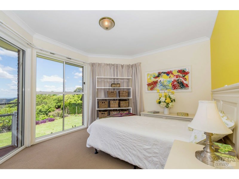 6 Hull Court, Highfields QLD 4352