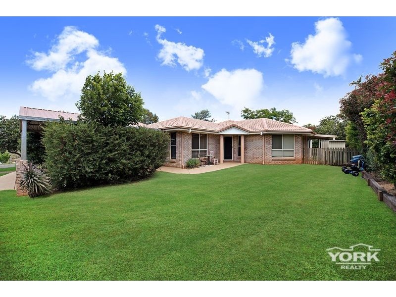 15 Black Court, Wilsonton QLD 4350