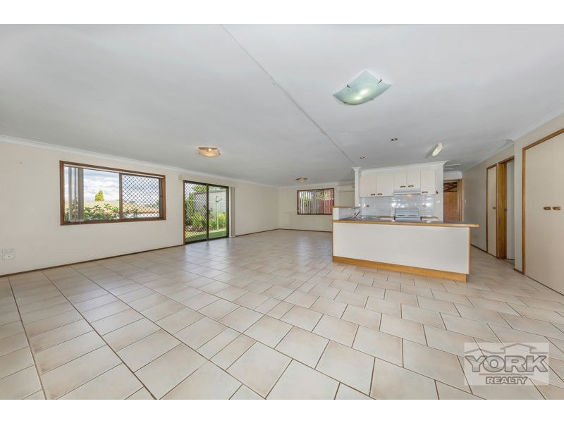 4 Rutkin Street, Kearneys Spring QLD 4350