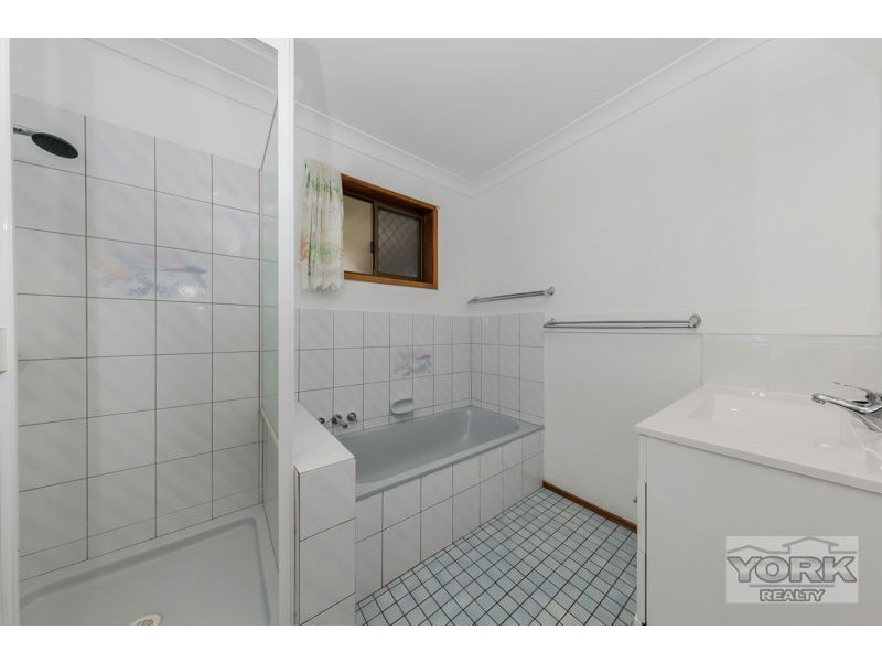 4 Rutkin Street, Kearneys Spring QLD 4350