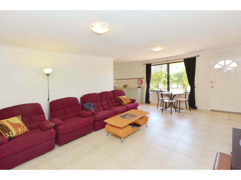2/1 Heinemann Court, Kearneys Spring QLD 4350