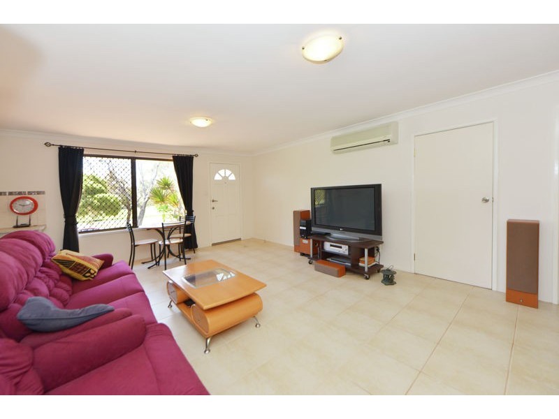 2/1 Heinemann Court, Kearneys Spring QLD 4350