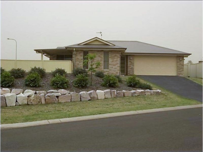 2/2 Yearling Close, Glenvale QLD 4350