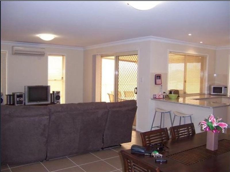 2/2 Yearling Close, Glenvale QLD 4350