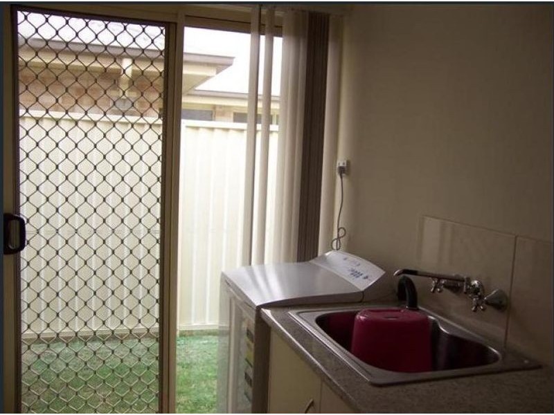 2/2 Yearling Close, Glenvale QLD 4350