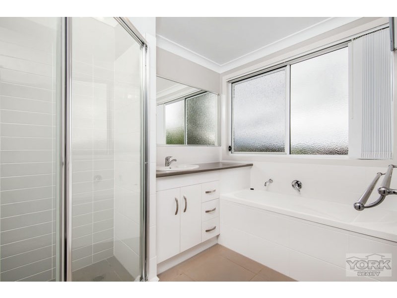 8/5 Messines Street, Harlaxton QLD 4350