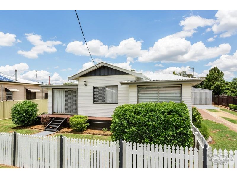 34 Matthews Street, Harristown QLD 4350