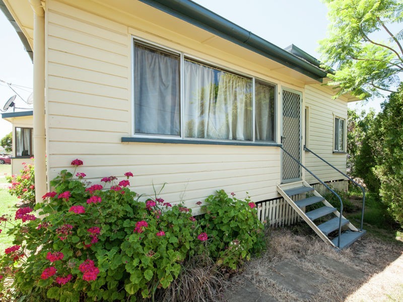 6 Short Street, Southbrook QLD 4363