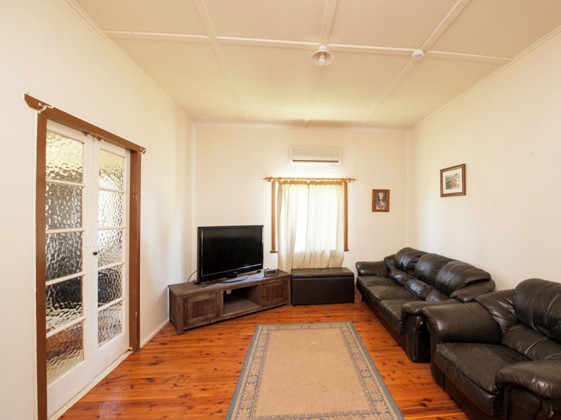 6 Short Street, Southbrook QLD 4363