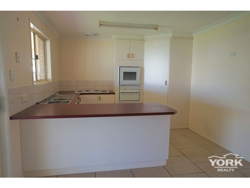 160 Hursley Road, Glenvale QLD 4350