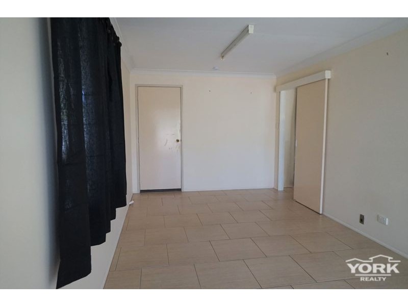 160 Hursley Road, Glenvale QLD 4350