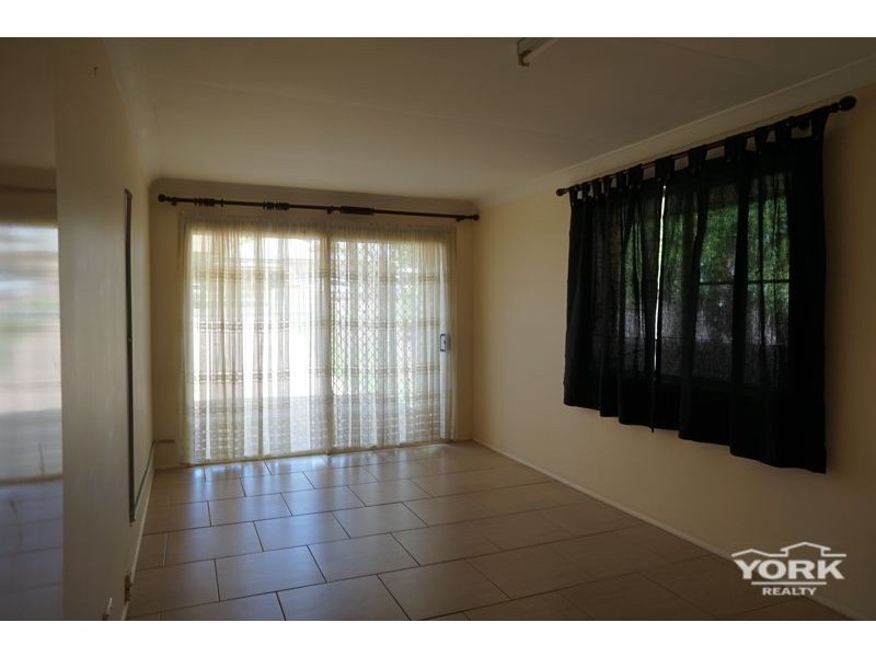 160 Hursley Road, Glenvale QLD 4350