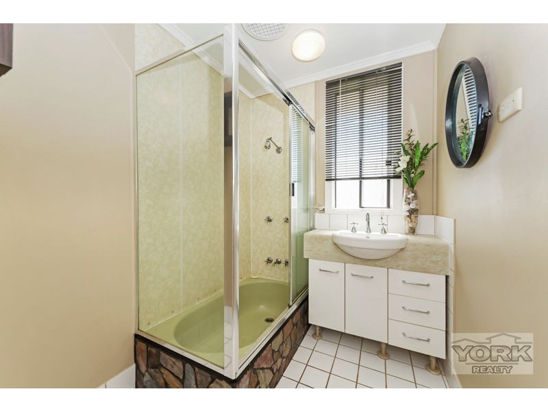 1 Kelfield Street, North Toowoomba QLD 4350