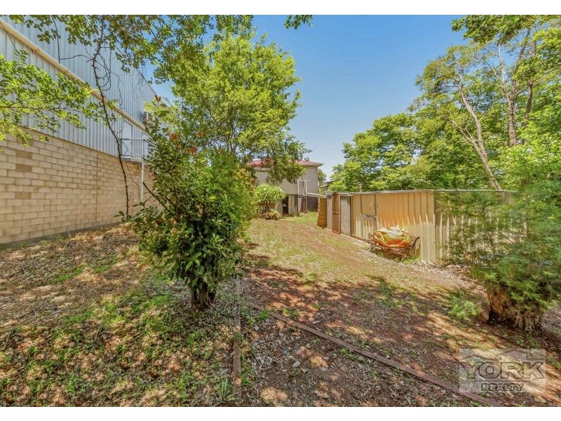 1 Kelfield Street, North Toowoomba QLD 4350