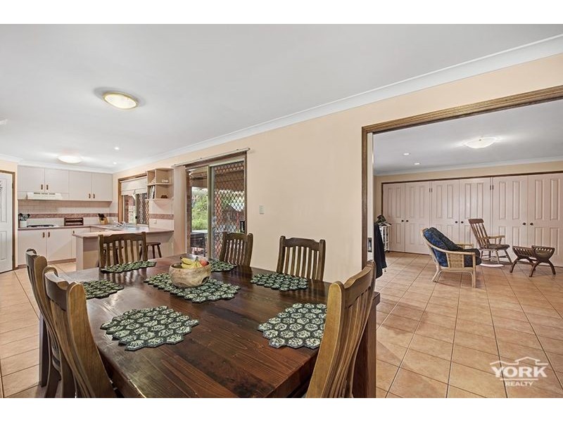 464 Hume Street, Middle Ridge QLD 4350