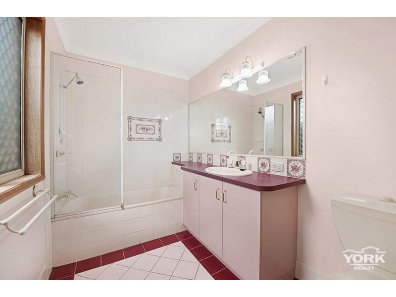 464 Hume Street, Middle Ridge QLD 4350