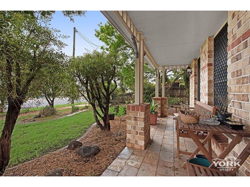 464 Hume Street, Middle Ridge QLD 4350