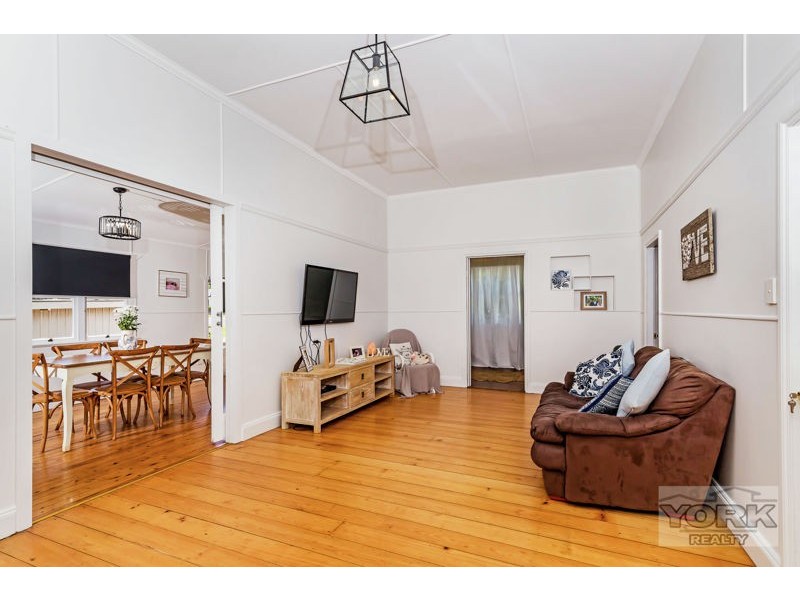 41a Wallace Street, Newtown QLD 4350