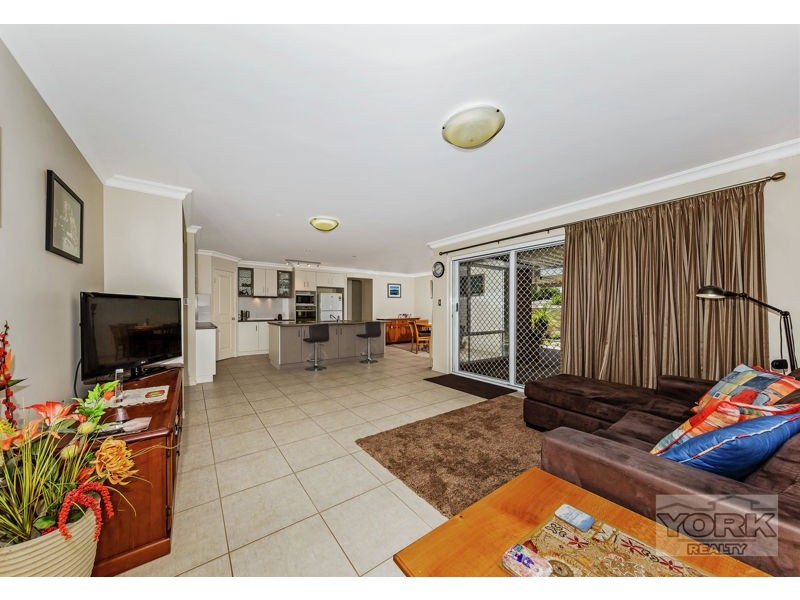 25 Ashford Drive, Wyreema QLD 4352