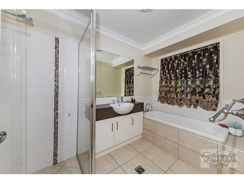 25 Ashford Drive, Wyreema QLD 4352