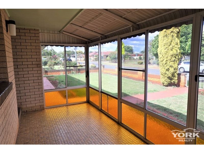 23 Denyer Street, Wilsonton QLD 4350