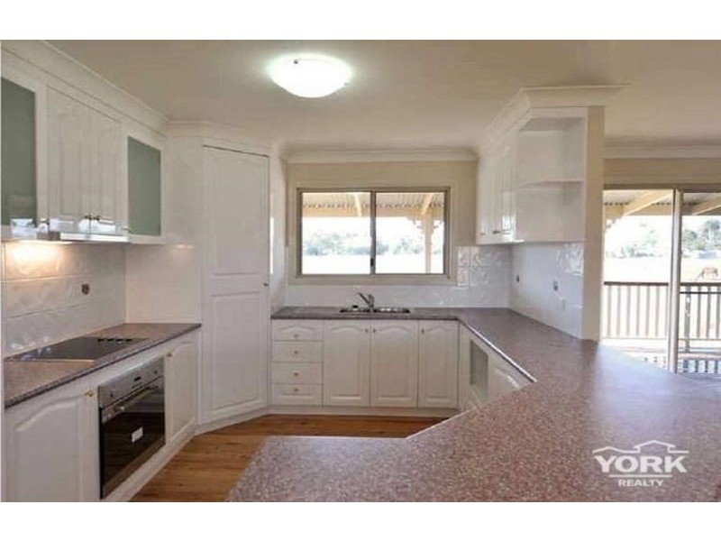 59 Cunningham Street, Oakey QLD 4401