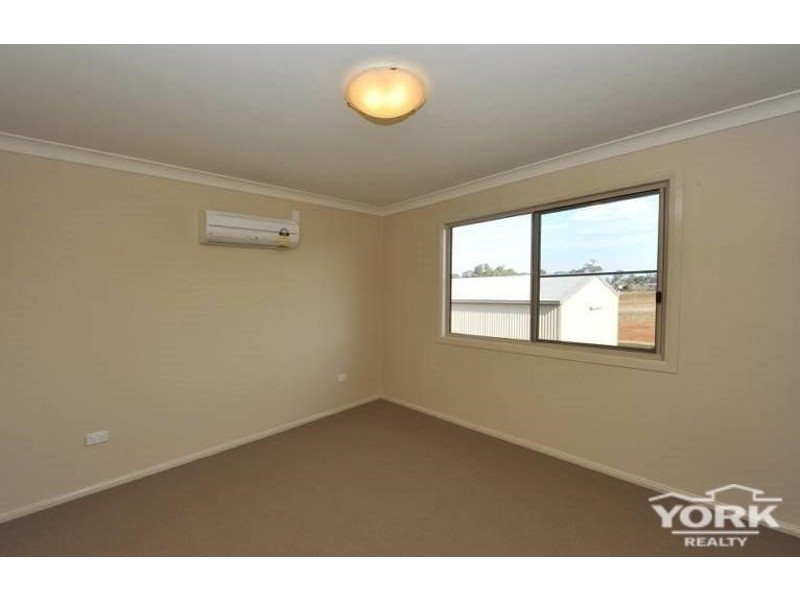 59 Cunningham Street, Oakey QLD 4401