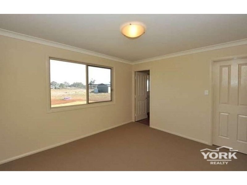 59 Cunningham Street, Oakey QLD 4401