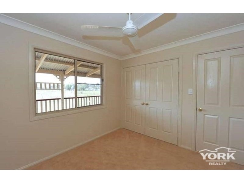 59 Cunningham Street, Oakey QLD 4401