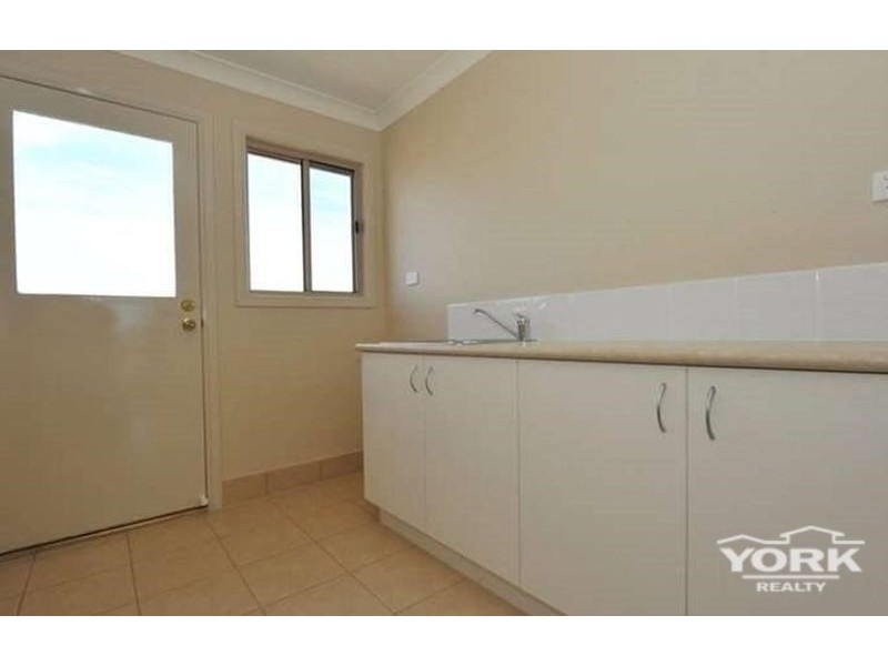 59 Cunningham Street, Oakey QLD 4401