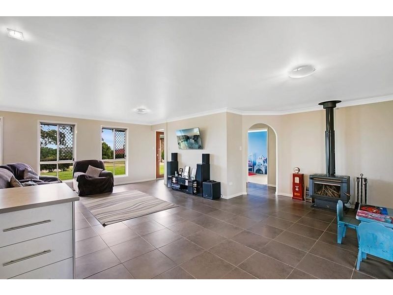 22 Schloss Court, Westbrook QLD 4350