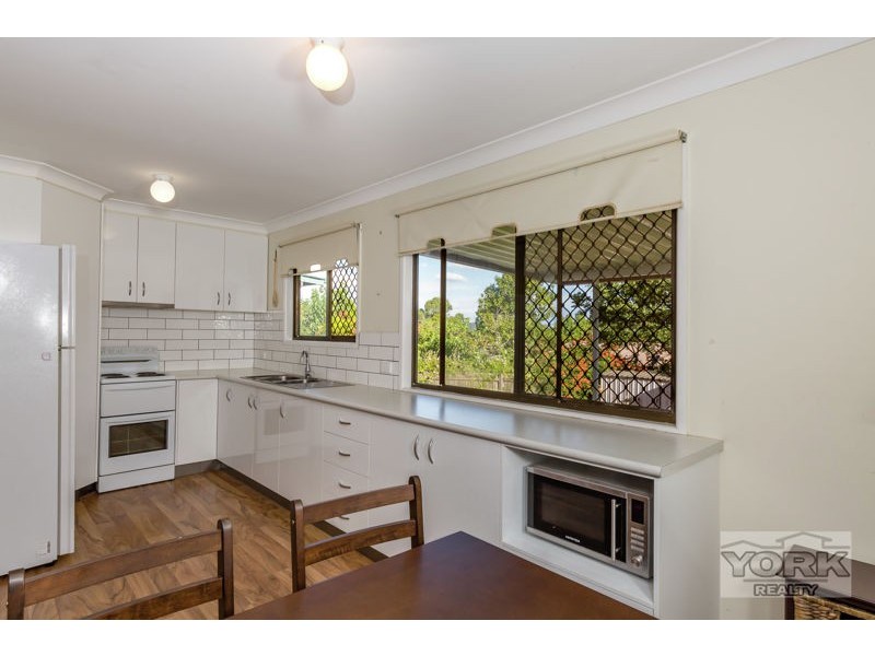 34 Miranda Drive, Wilsonton Heights QLD 4350