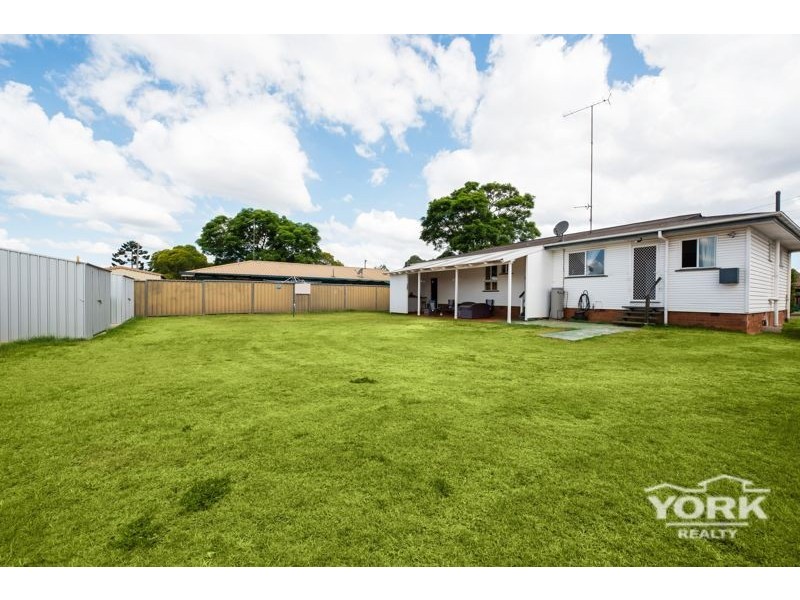 3 Janet Court, Wilsonton QLD 4350