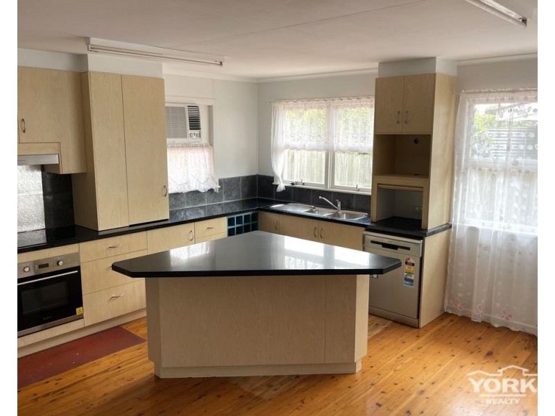 1/349 West Street, Harristown QLD 4350