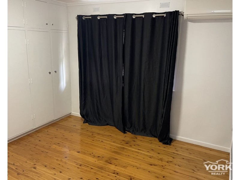 1/349 West Street, Harristown QLD 4350