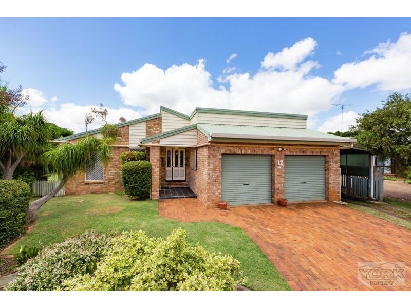 12 Marguerita Court, Centenary Heights QLD 4350