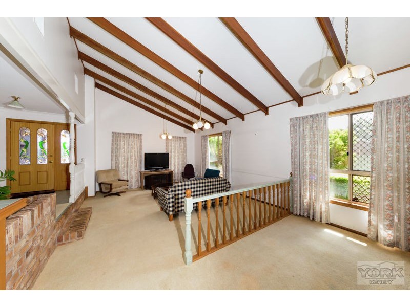 12 Marguerita Court, Centenary Heights QLD 4350