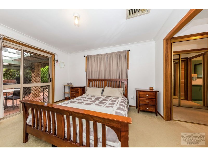 12 Marguerita Court, Centenary Heights QLD 4350